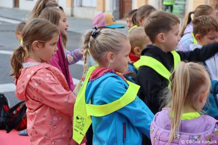 Otroci kamniških šol in vrtcev rajali na Glavnem trgu in se učili o trajnostni mobilnosti (12)